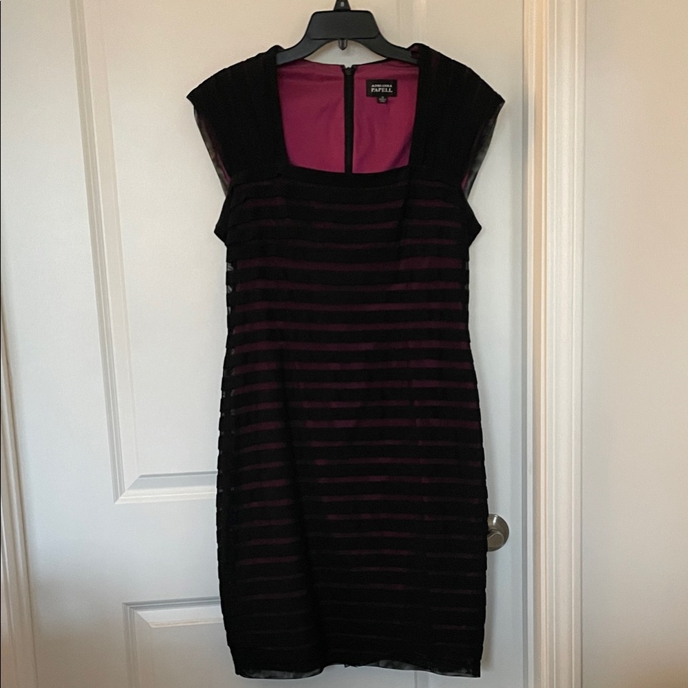 Adrianna Papell Black and Pink Underlay Ruched Detail Sheath Dress. Size 14